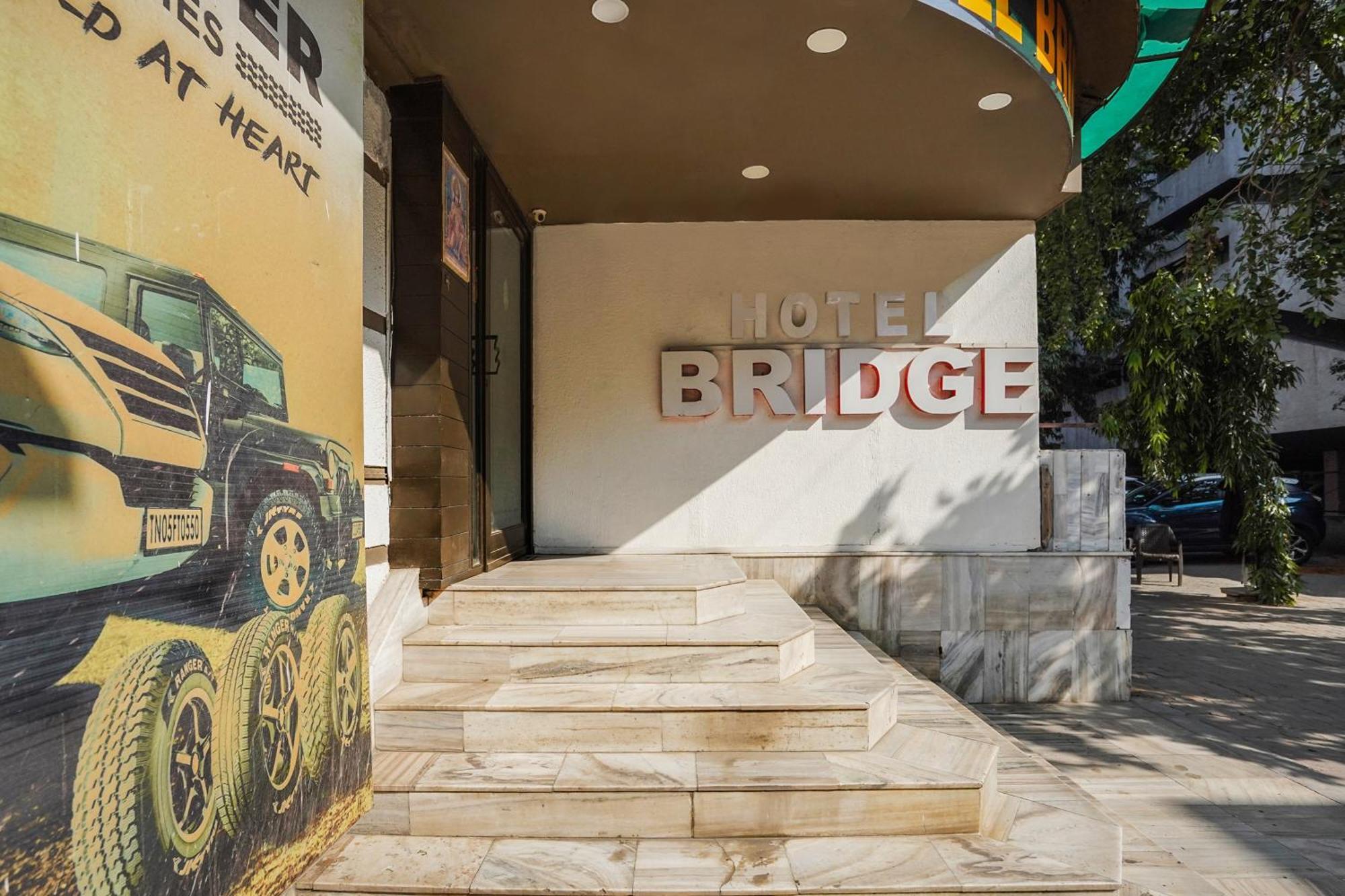 Hotel O Bridge Ahmedabad Exterior photo