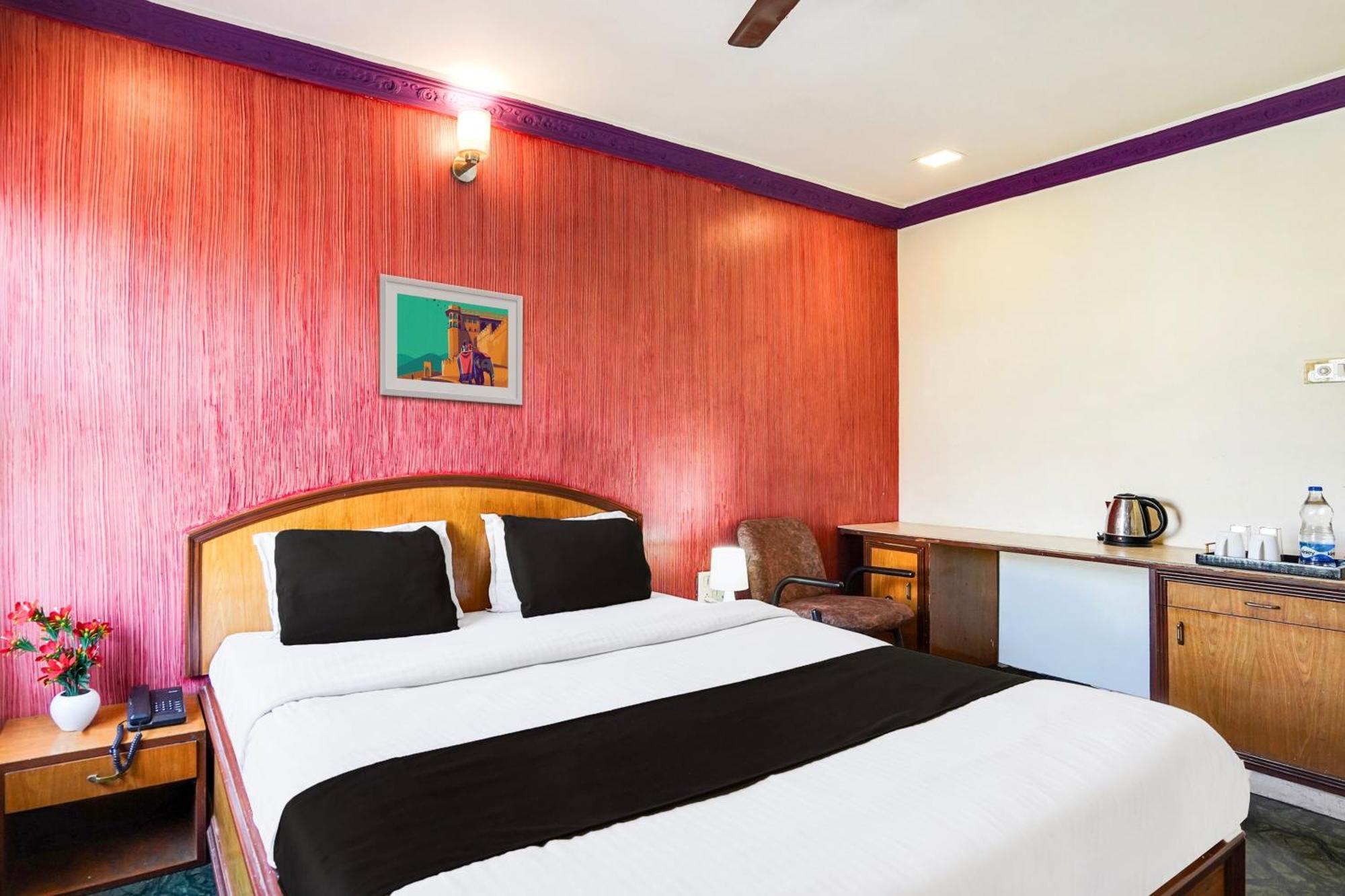 Hotel O Bridge Ahmedabad Exterior photo