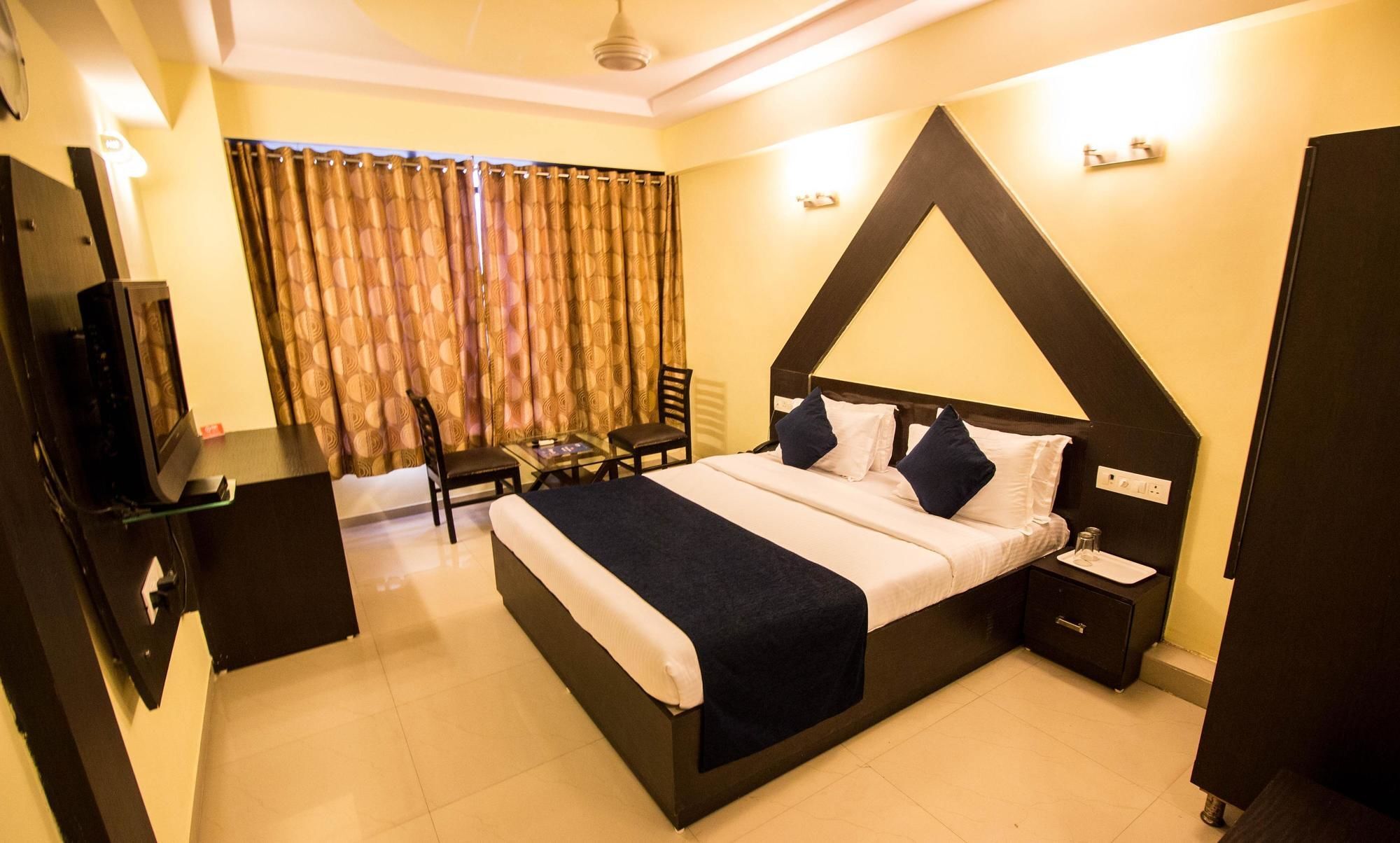 Hotel O Bridge Ahmedabad Exterior photo