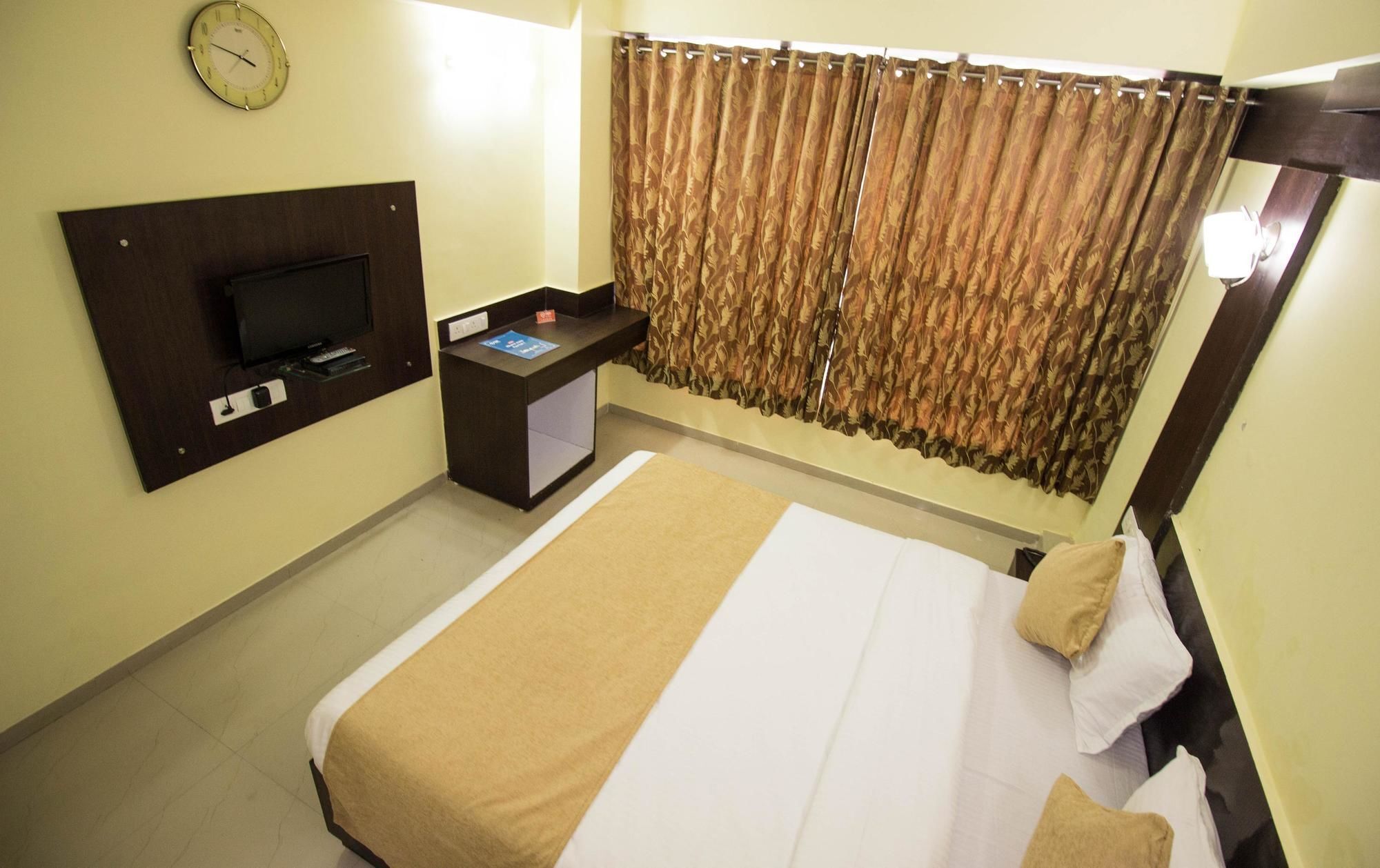 Hotel O Bridge Ahmedabad Exterior photo