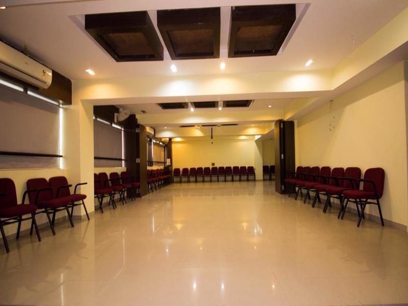 Hotel O Bridge Ahmedabad Exterior photo